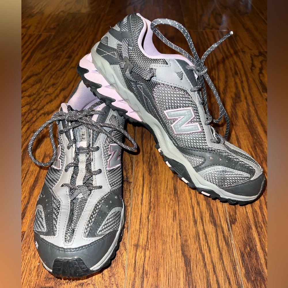 New Balance women’s gray 571 All Terrain sneakers size 9.5